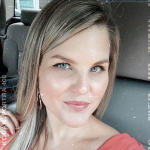 Meet your Posher, Cait